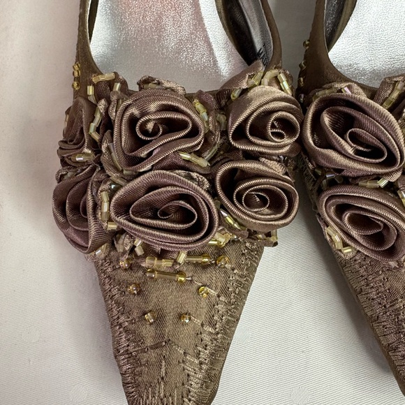 John Fashion Beaded Roses Elegant Slingback Taupe Formal Heels - Picture 4 of 7